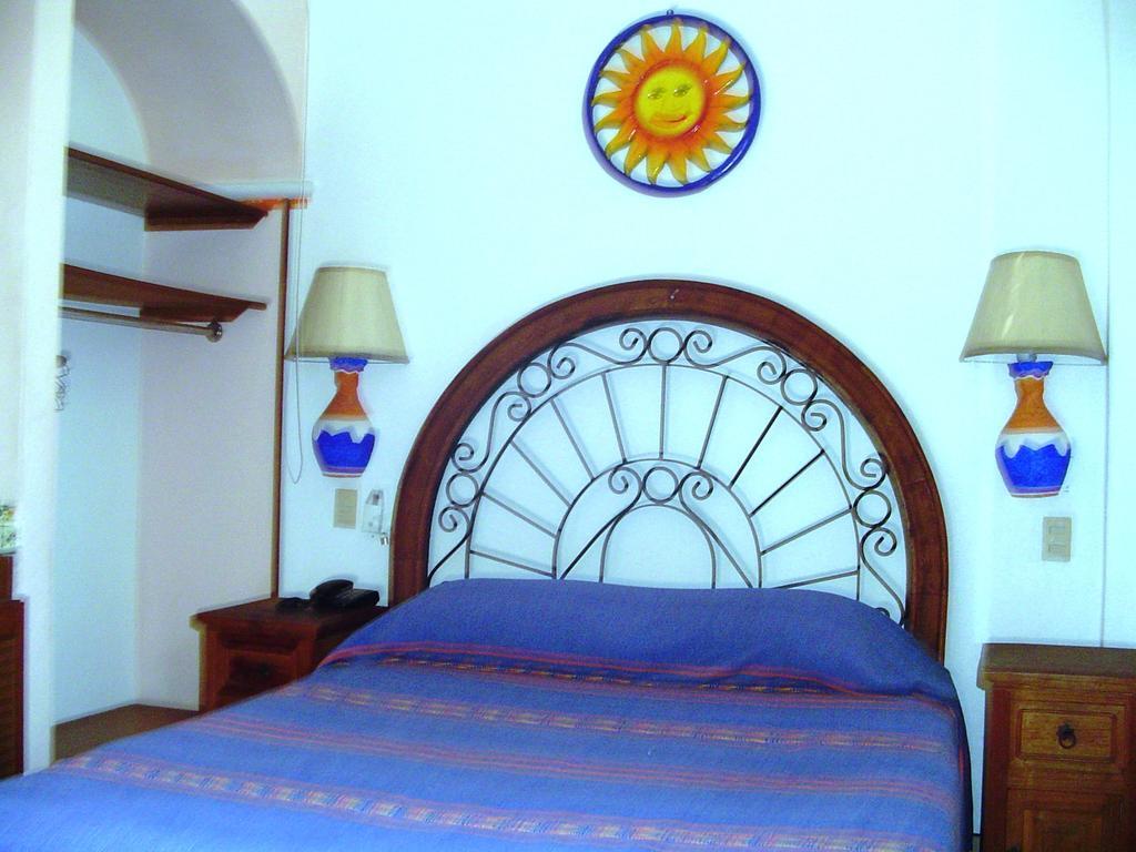 Hotel & Suites Coral Puerto Vallarta Room photo